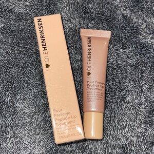 [limited edition] Ole Henriksen Pout Perfector Lip Treatment.